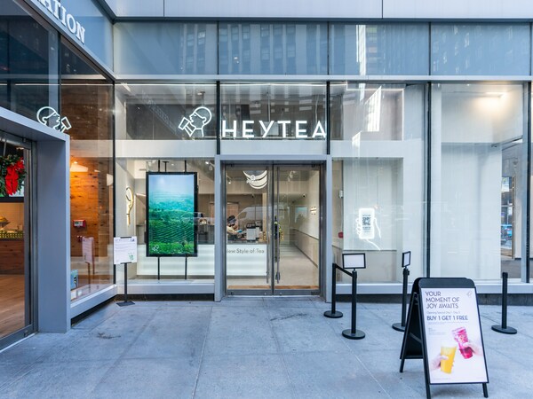 China's HEYTEA takes stage in USA with Broadway opening
