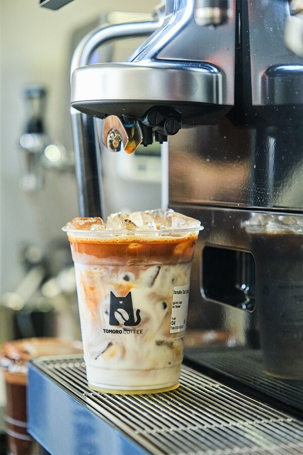 TOMORO COFFEE officially opens first store in Singapore