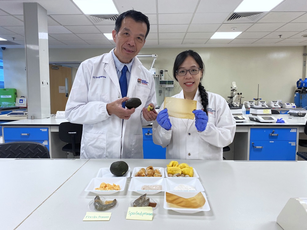 Sustainable antibacterial food wrap that changes colour
